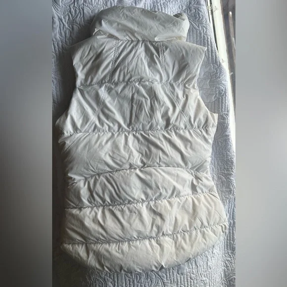 Athleta Cream Puffer Vest LARGE - Picture 4 of 11